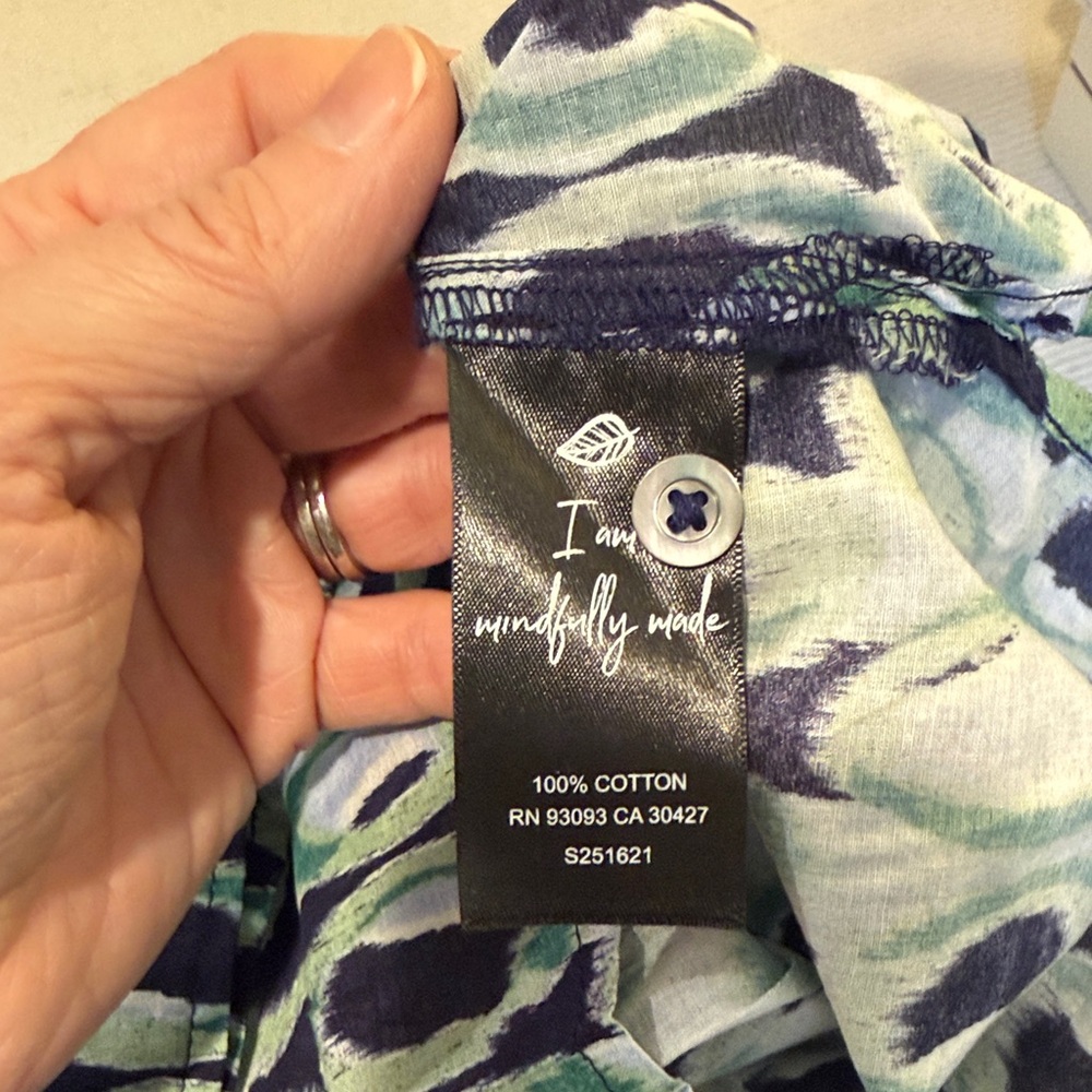 NIC+ZOE Ikat Rings Tucked Shirt - Picture 7 of 10